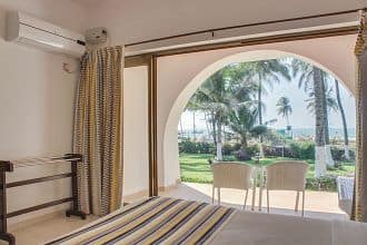 Longuinhos Beach Resort, Goa 2
